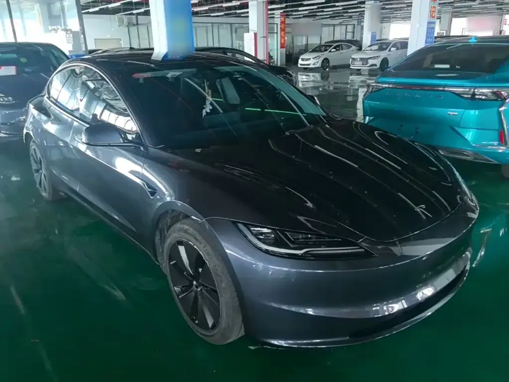Tesla Model 3 — фото 10