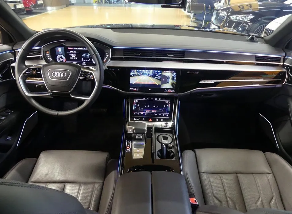 Audi A8 — фото 7