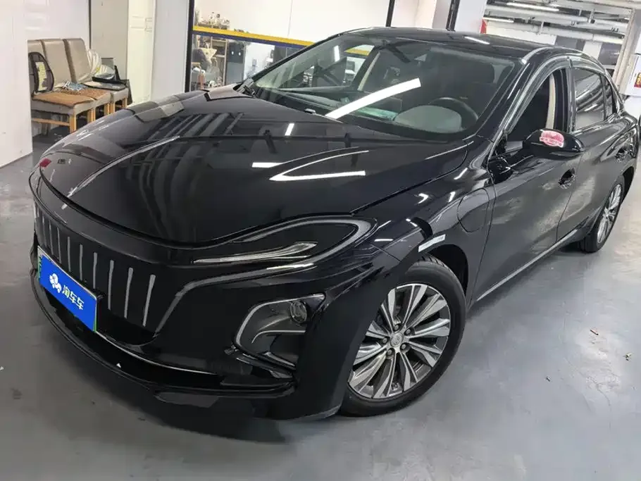 Hongqi E-QM5 — фото 1