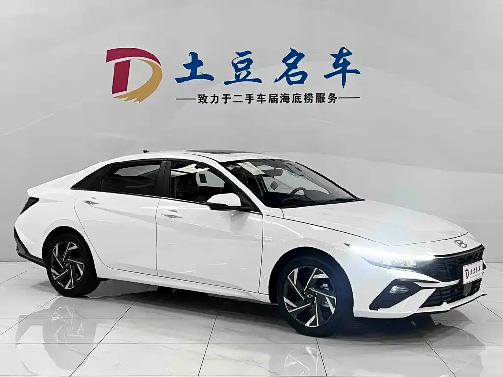 Hyundai Elantra — фото 3
