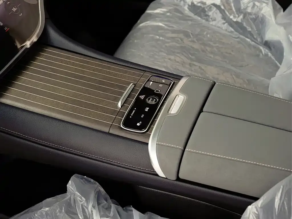 Mercedes-Benz EQS SUV — фото 3