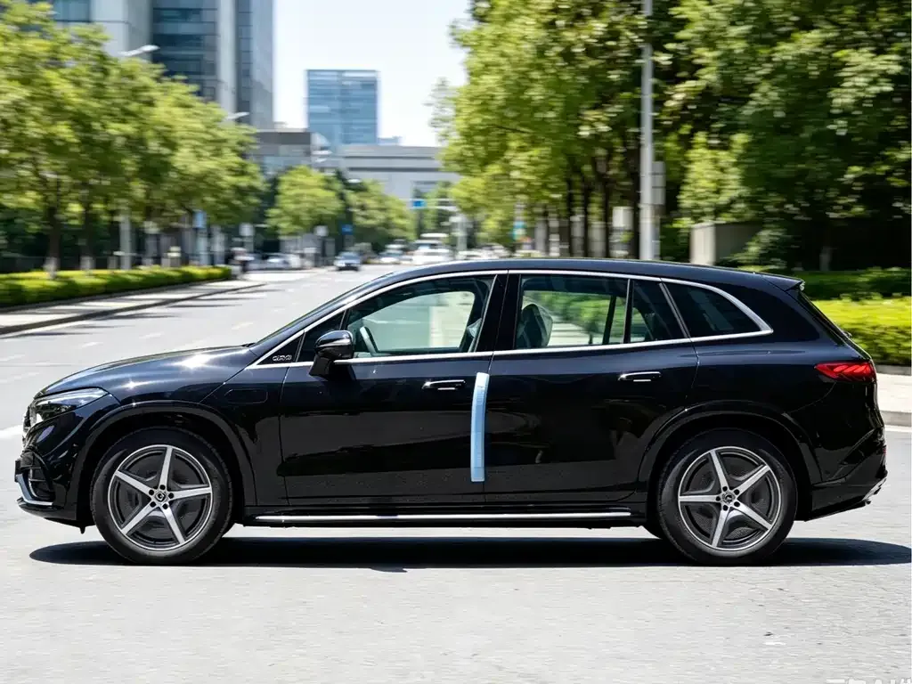 Mercedes-Benz EQS SUV — фото 6