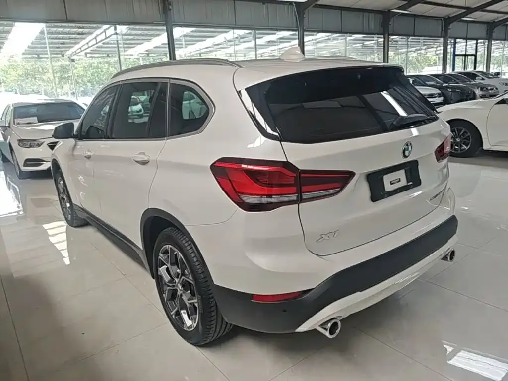BMW X1 — фото 9