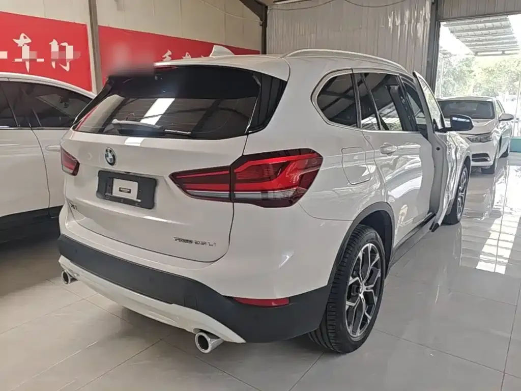 BMW X1 — фото 10