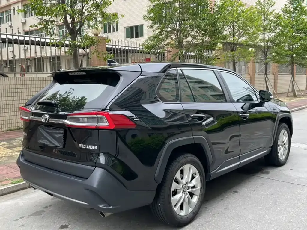 Toyota Wildlander — фото 10