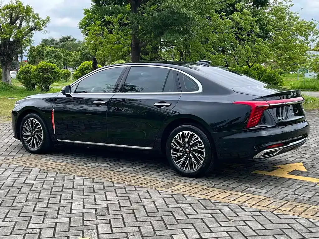 Hongqi H5 — фото 10