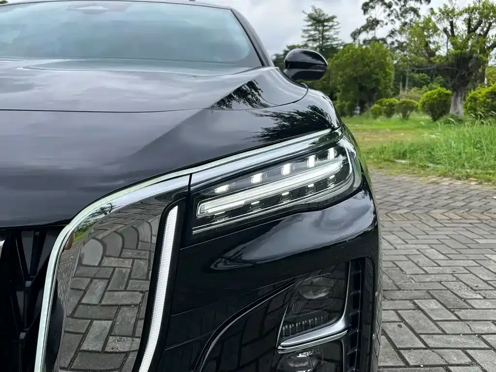 Hongqi H5 — фото 2