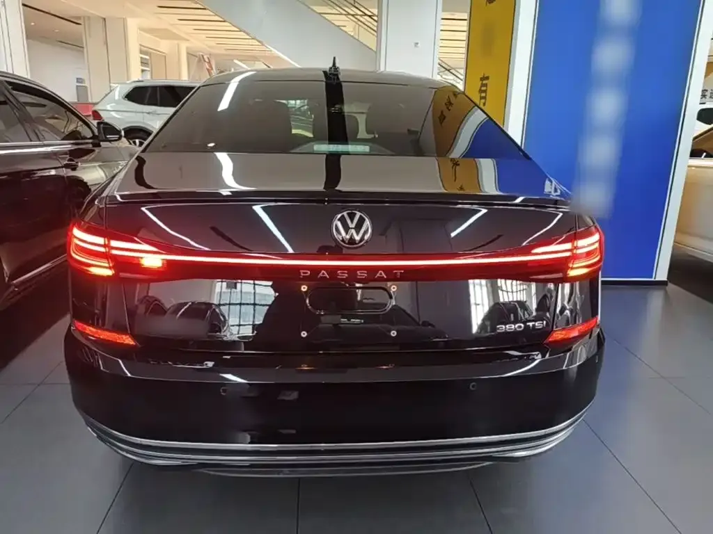 Volkswagen Passat — фото 3