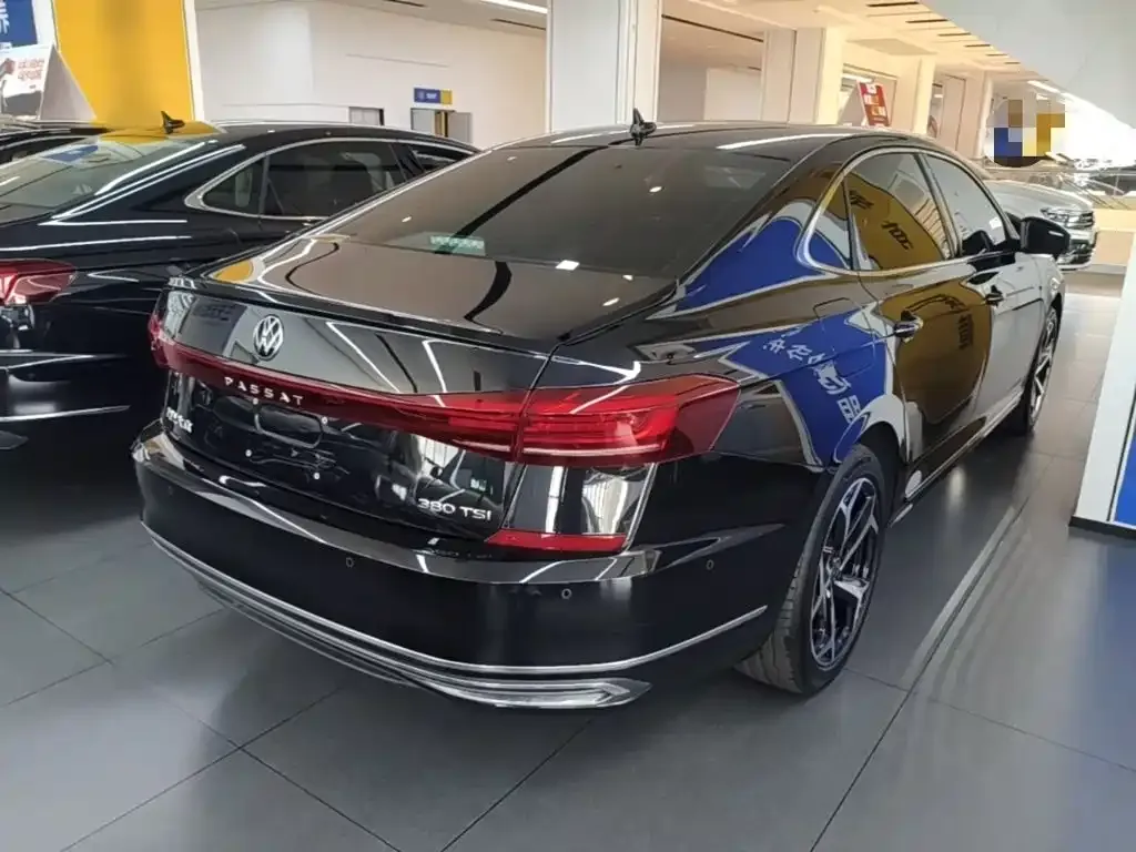 Volkswagen Passat — фото 7