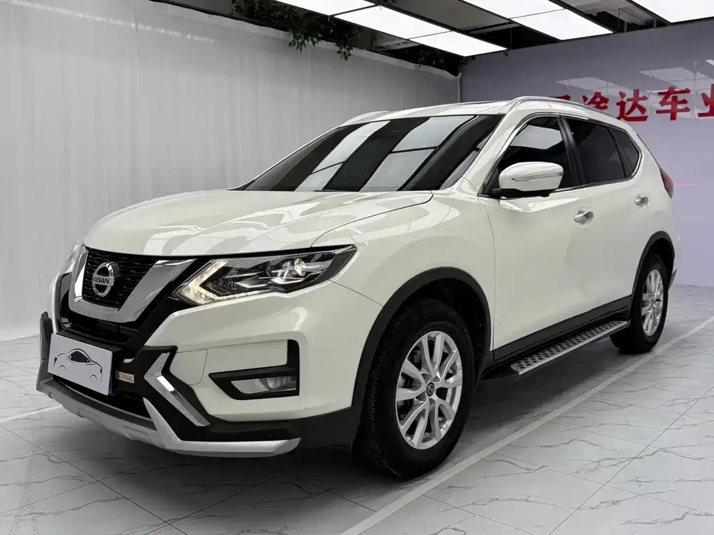 Nissan X-Trail — фото 1