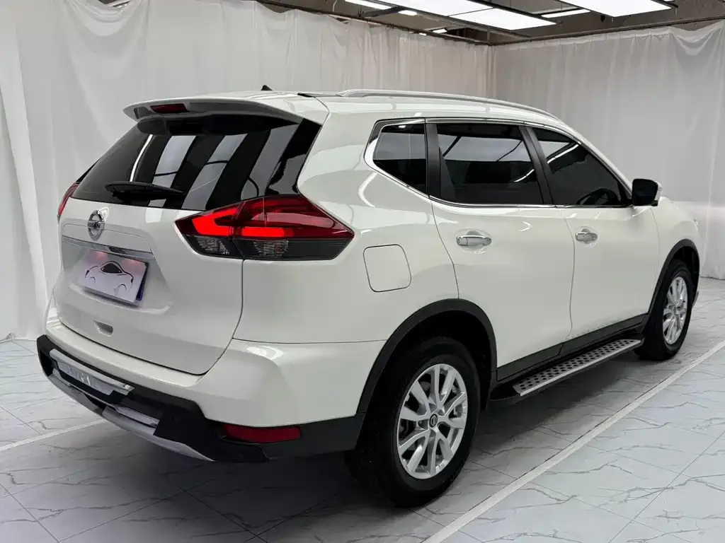 Nissan X-Trail — фото 10