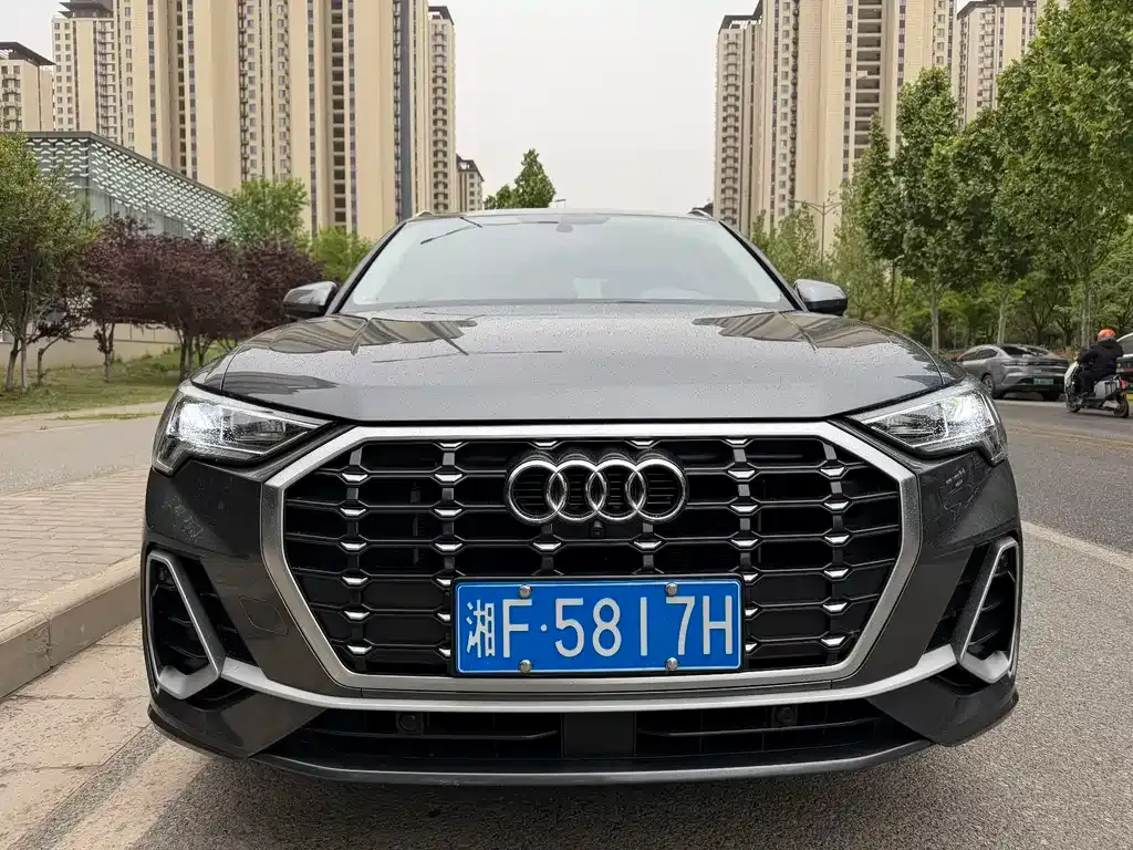 Audi Q3 — фото 10