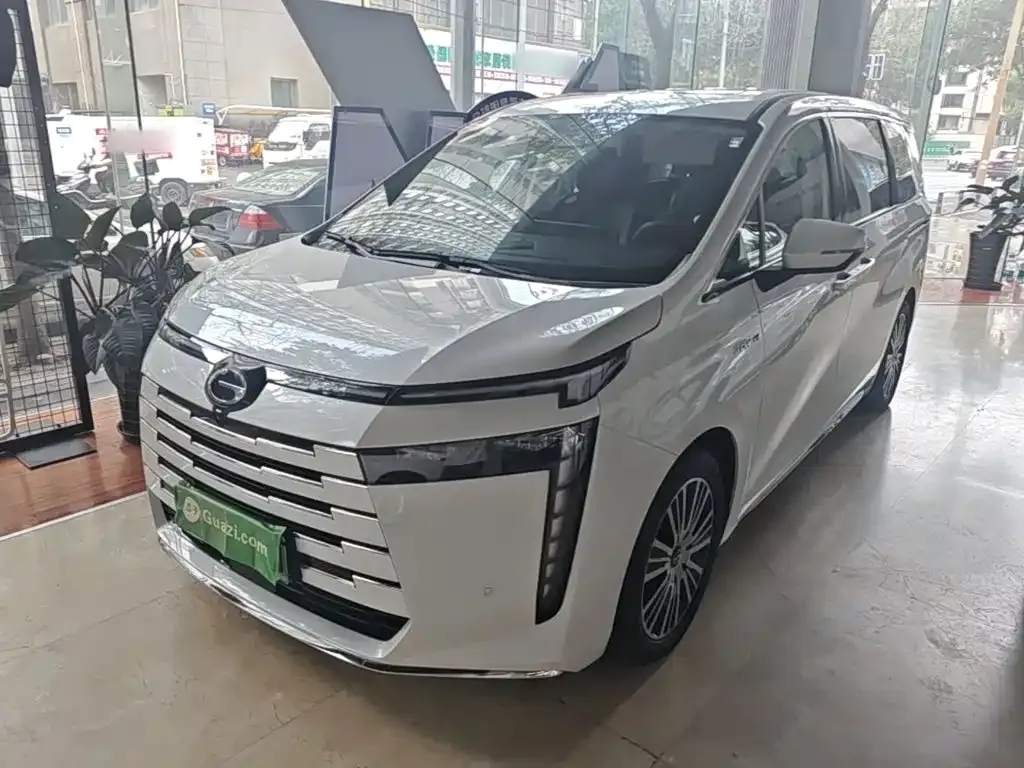 GAC Motor 传祺E8 PHEV — фото 8