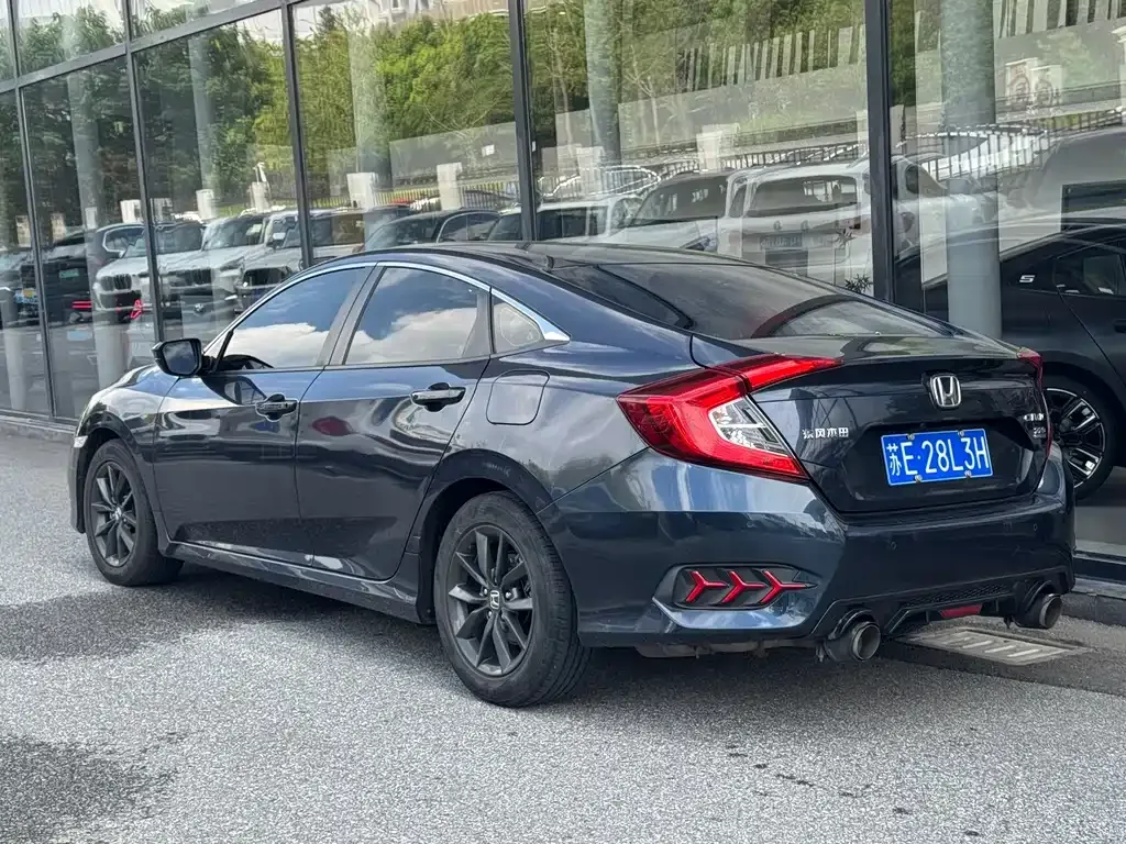 Honda Civic — фото 8