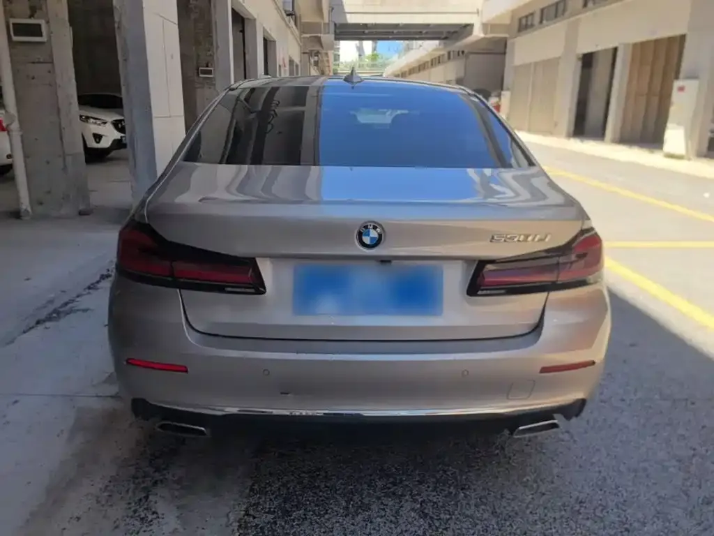 BMW 5 Series — фото 10