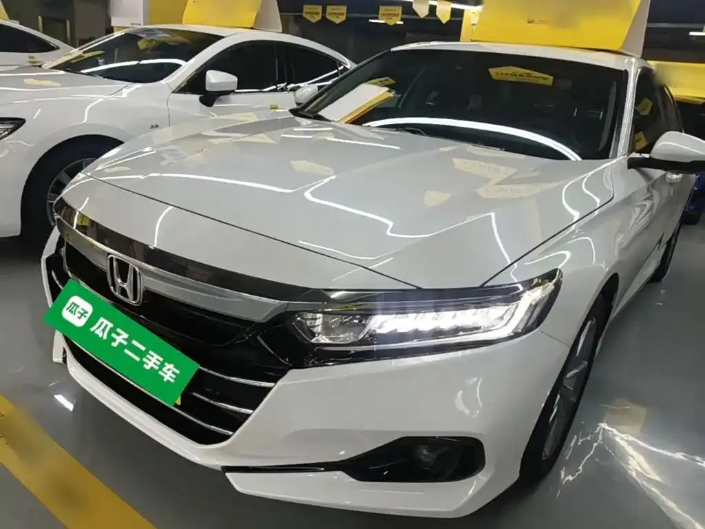 Honda Accord — фото 1