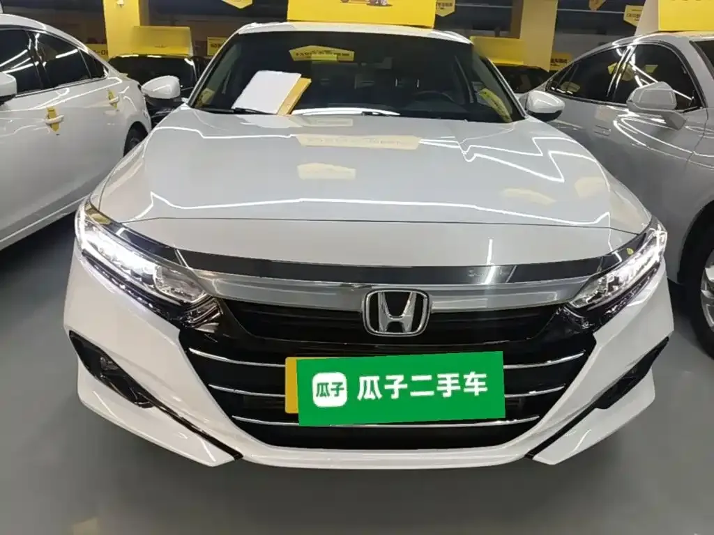 Honda Accord — фото 10