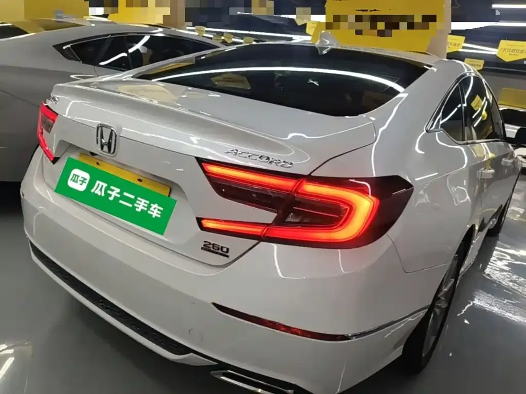 Honda Accord — фото 9