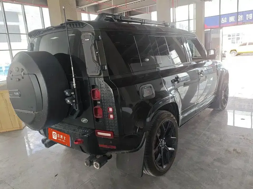 Land Rover Defender — фото 6