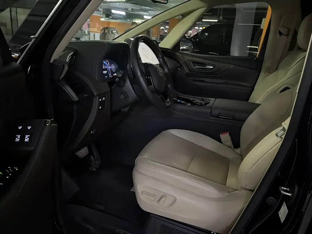 Toyota Alphard — фото 3