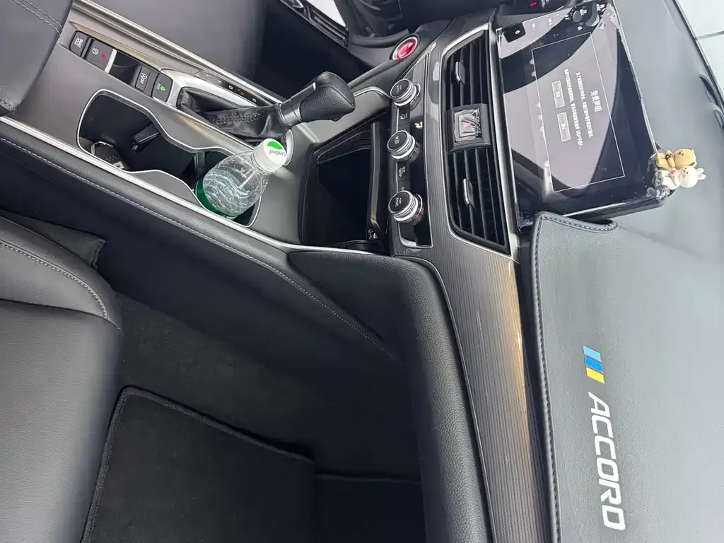 Honda Accord — фото 10