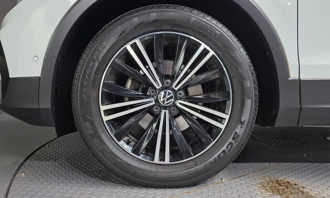 Volkswagen Tiguan — фото 10