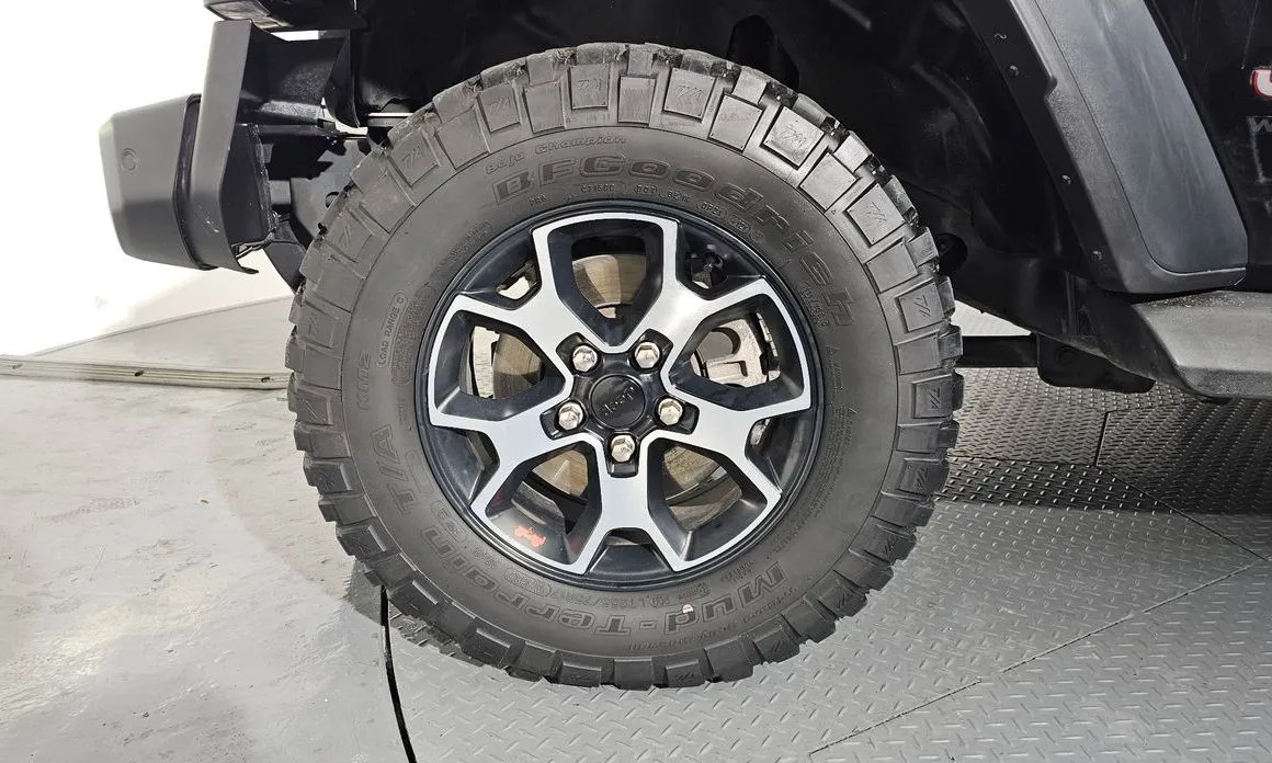 Jeep Wrangler — фото 9