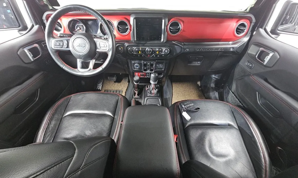 Jeep Wrangler — фото 10