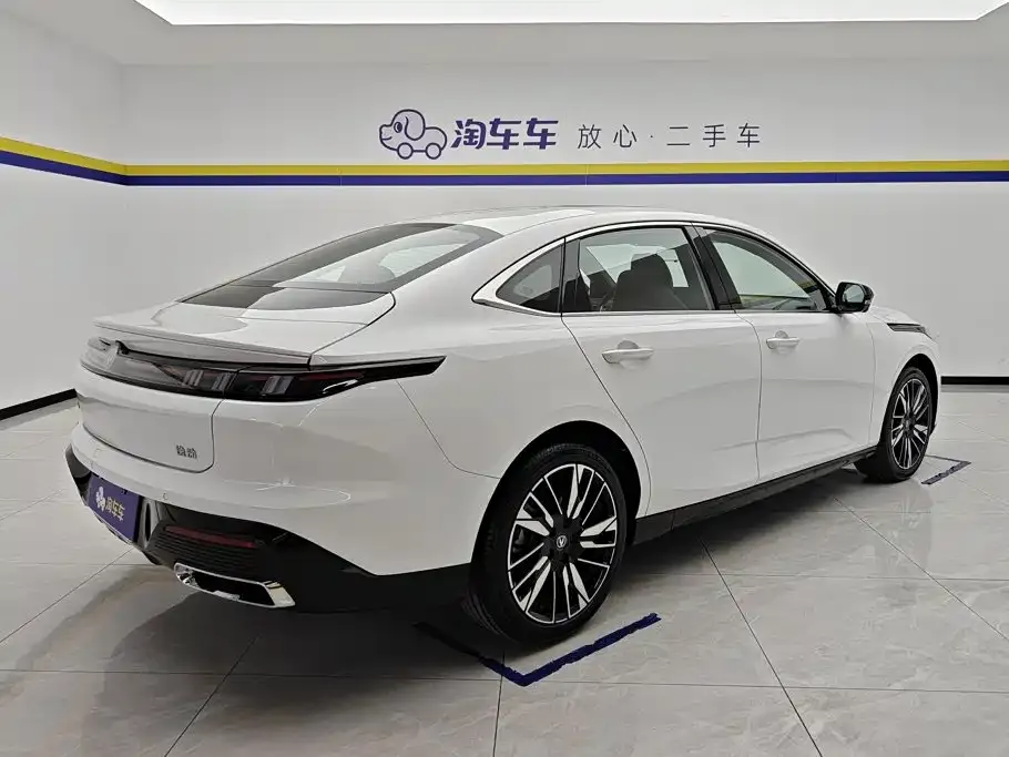 Changan Eado — фото 10