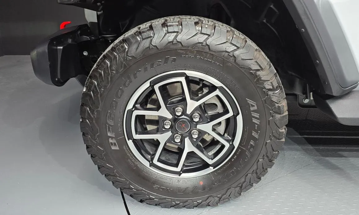 Jeep Wrangler — фото 8