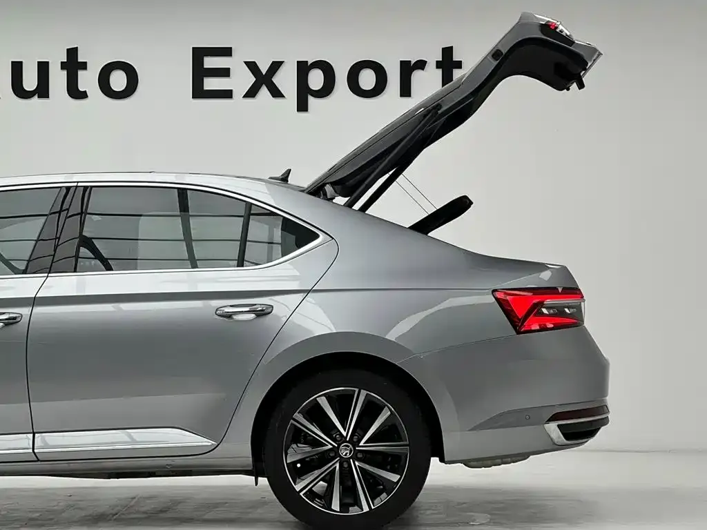 Skoda Superb — фото 3