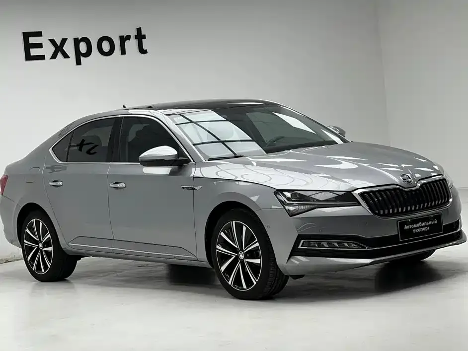 Skoda Superb — фото 8