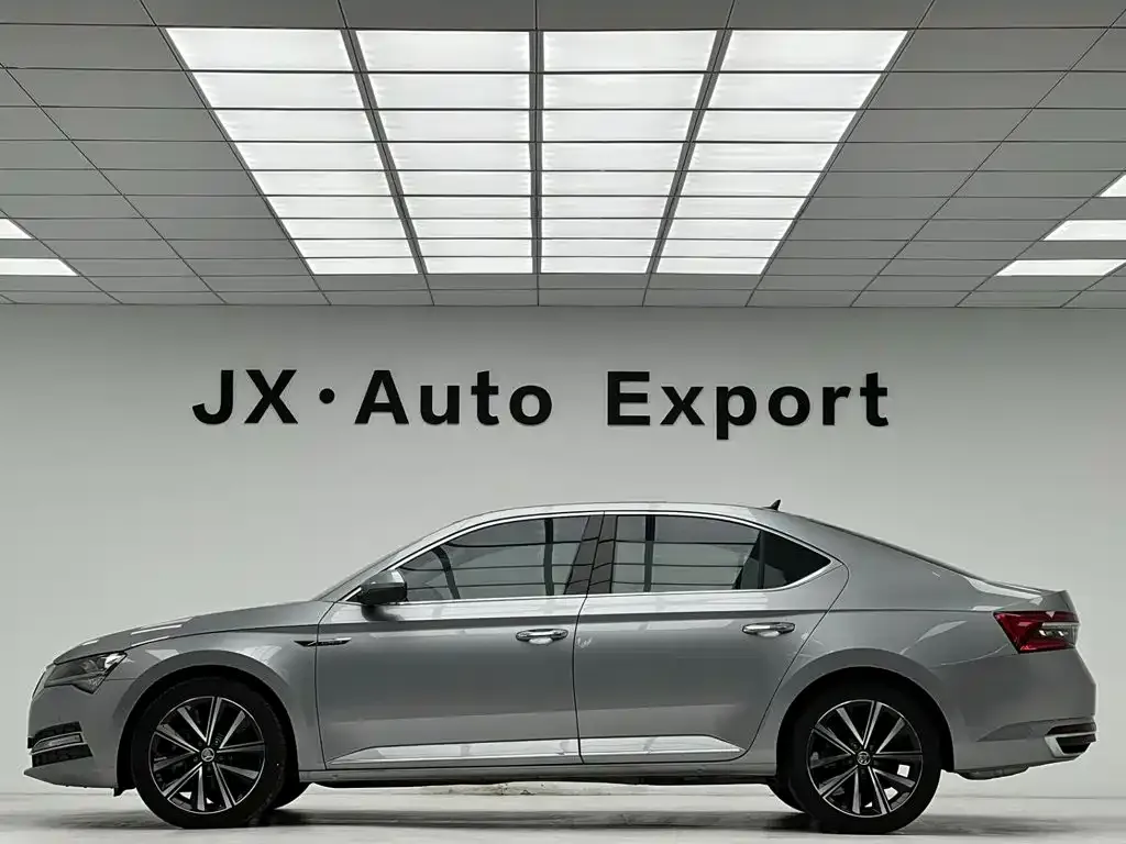 Skoda Superb — фото 5