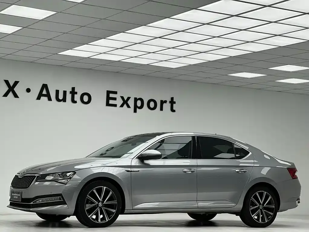 Skoda Superb — фото 9