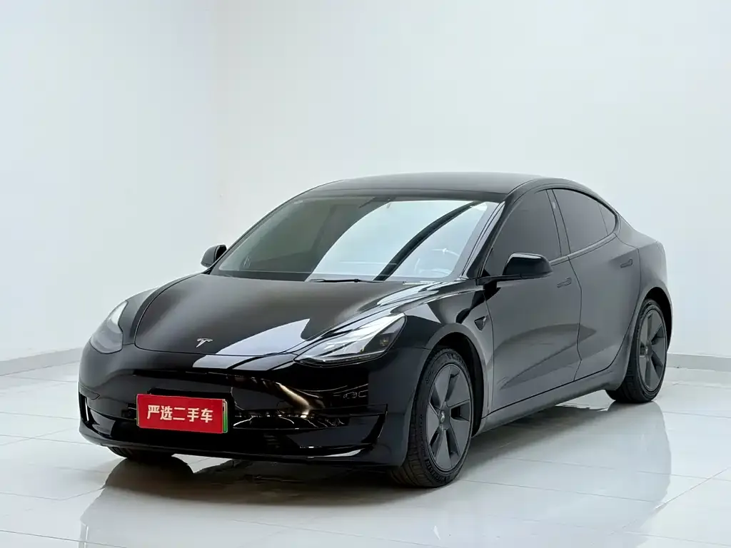 Tesla Model 3 — фото 1