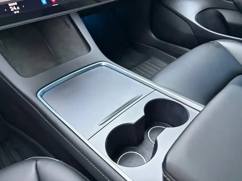 Tesla Model 3 — фото 4