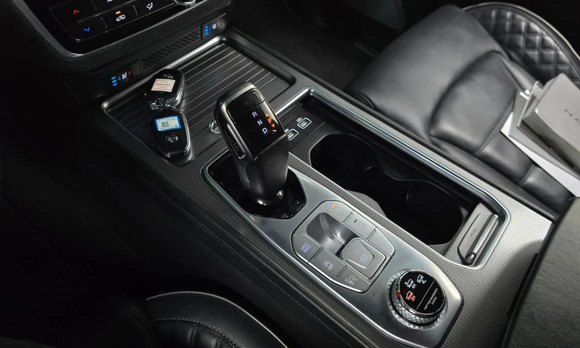 KG Mobility (Ssangyong) Rexton — фото 8
