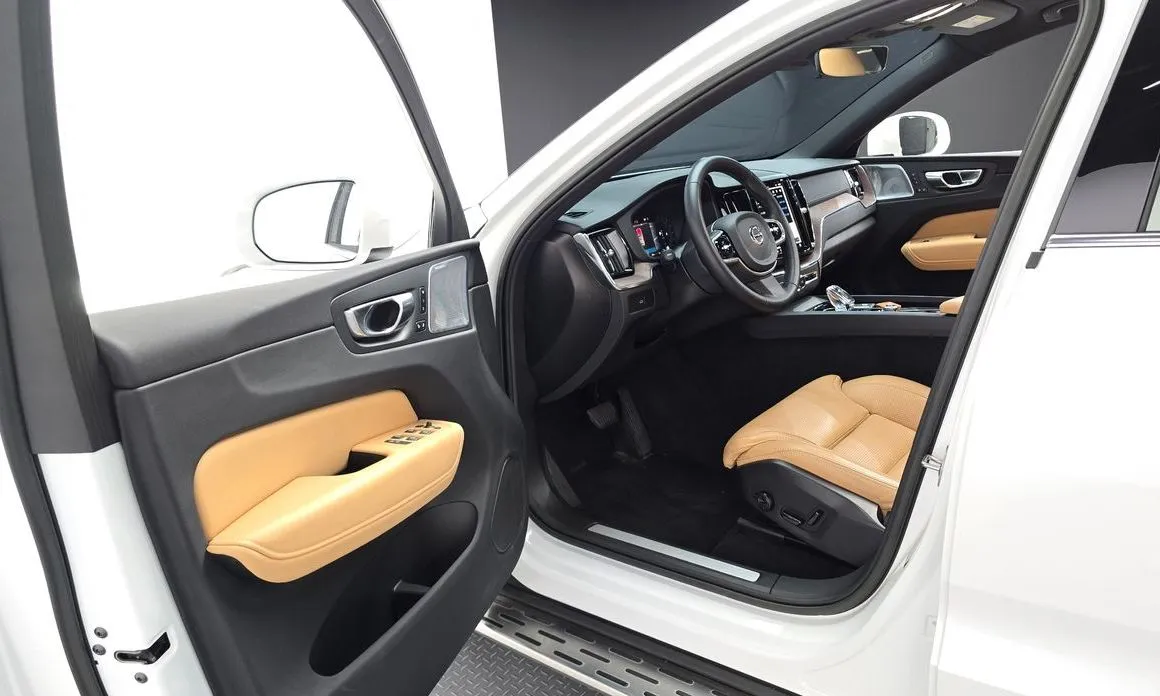 Volvo XC60 — фото 7