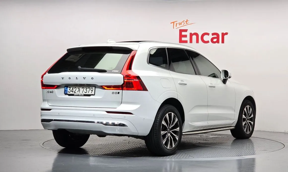 Volvo XC60 — фото 6