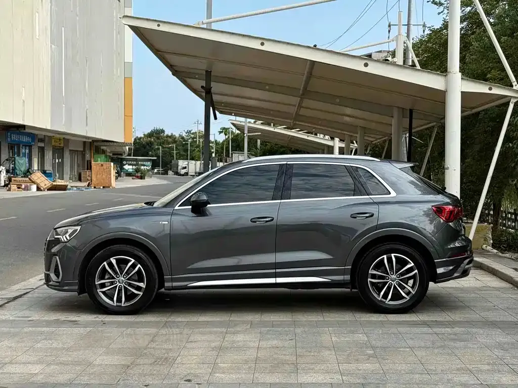 Audi Q3 — фото 5