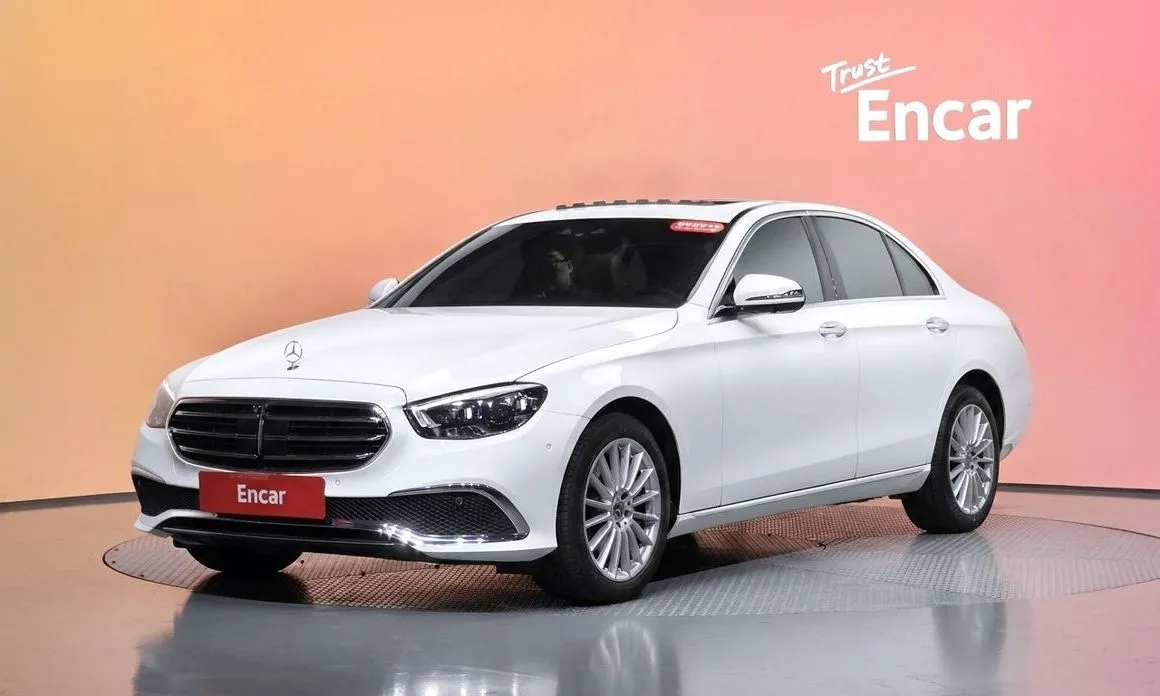 Mercedes-Benz E-Class — фото 1