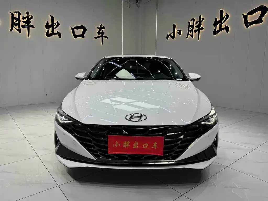 Hyundai Elantra — фото 3