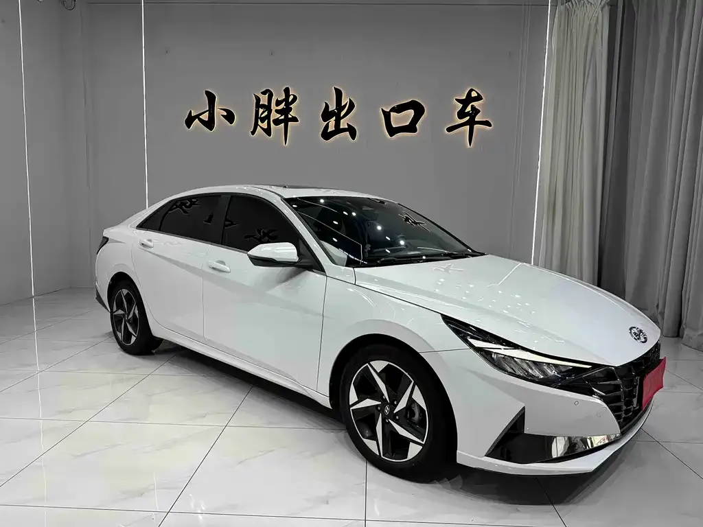 Hyundai Elantra — фото 2