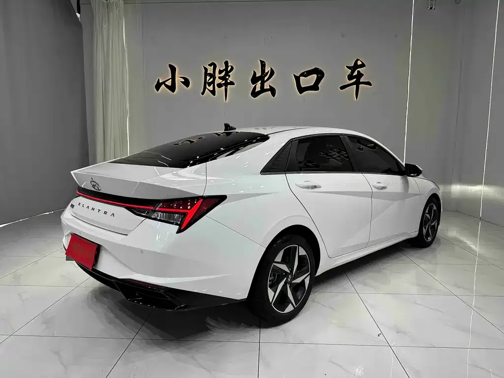 Hyundai Elantra — фото 4