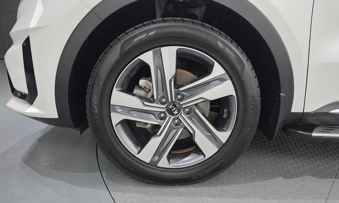 Kia Sorento — фото 8