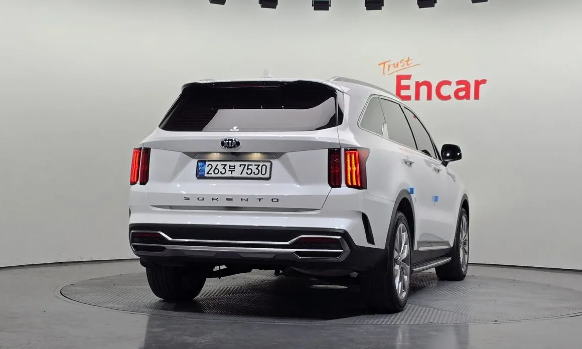 Kia Sorento — фото 4