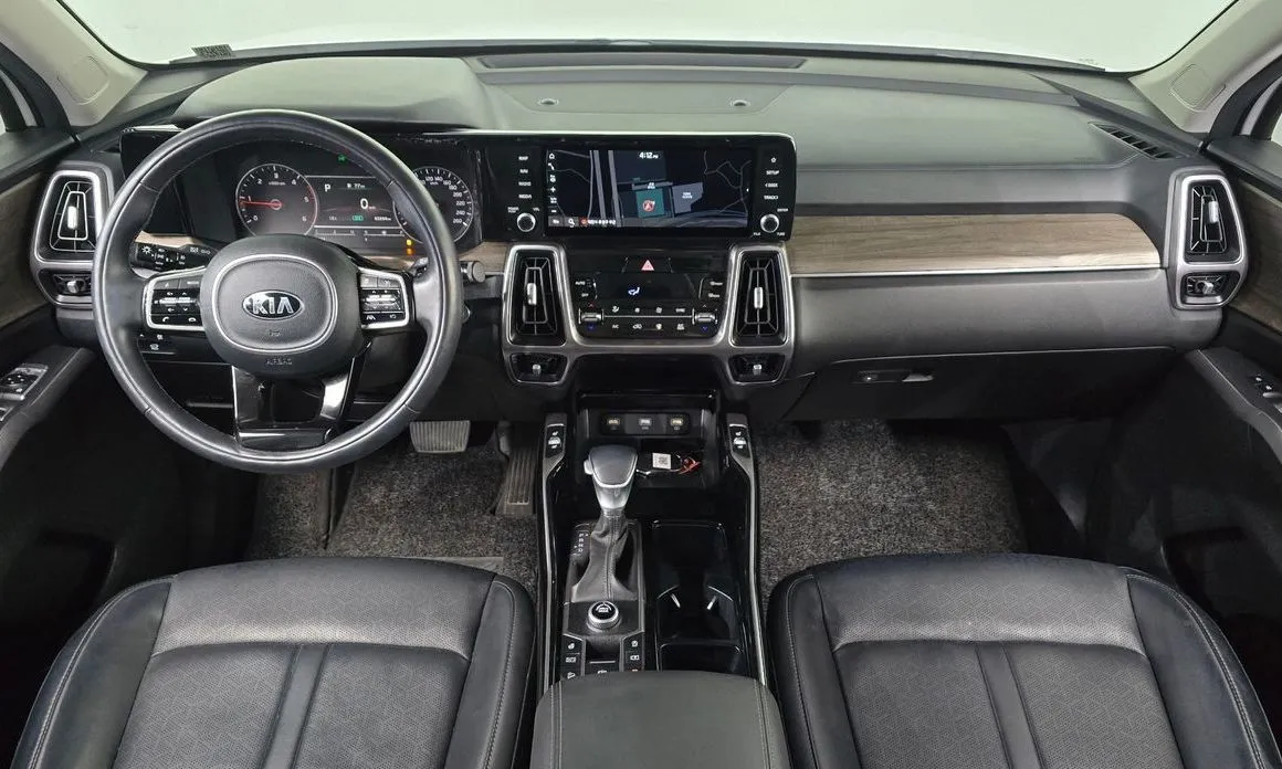 Kia Sorento — фото 9