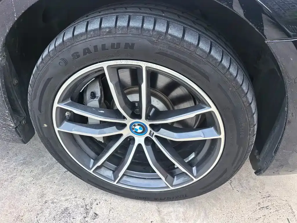 BMW 5 Series New Energy — фото 9