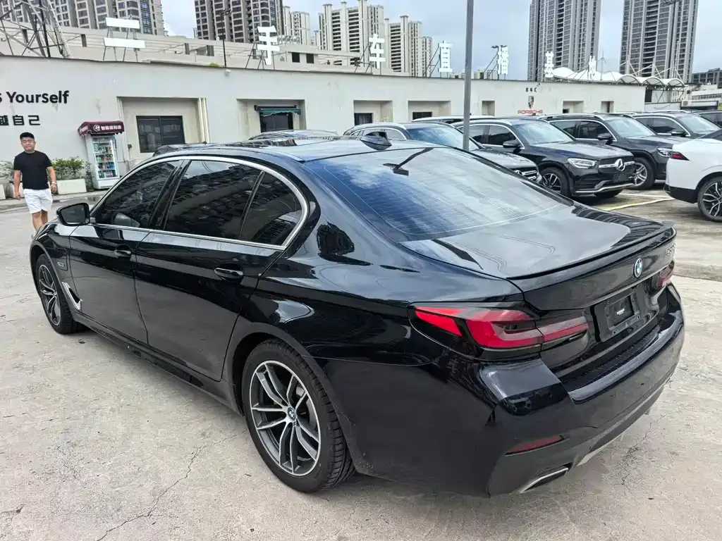 BMW 5 Series New Energy — фото 3