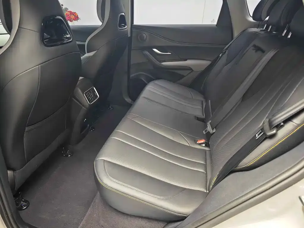 BYD Seal 05 DM-i — фото 6
